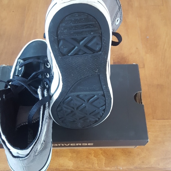 Host Pick!!🖤Converse Sneakers🖤Unisex - Picture 5 of 7